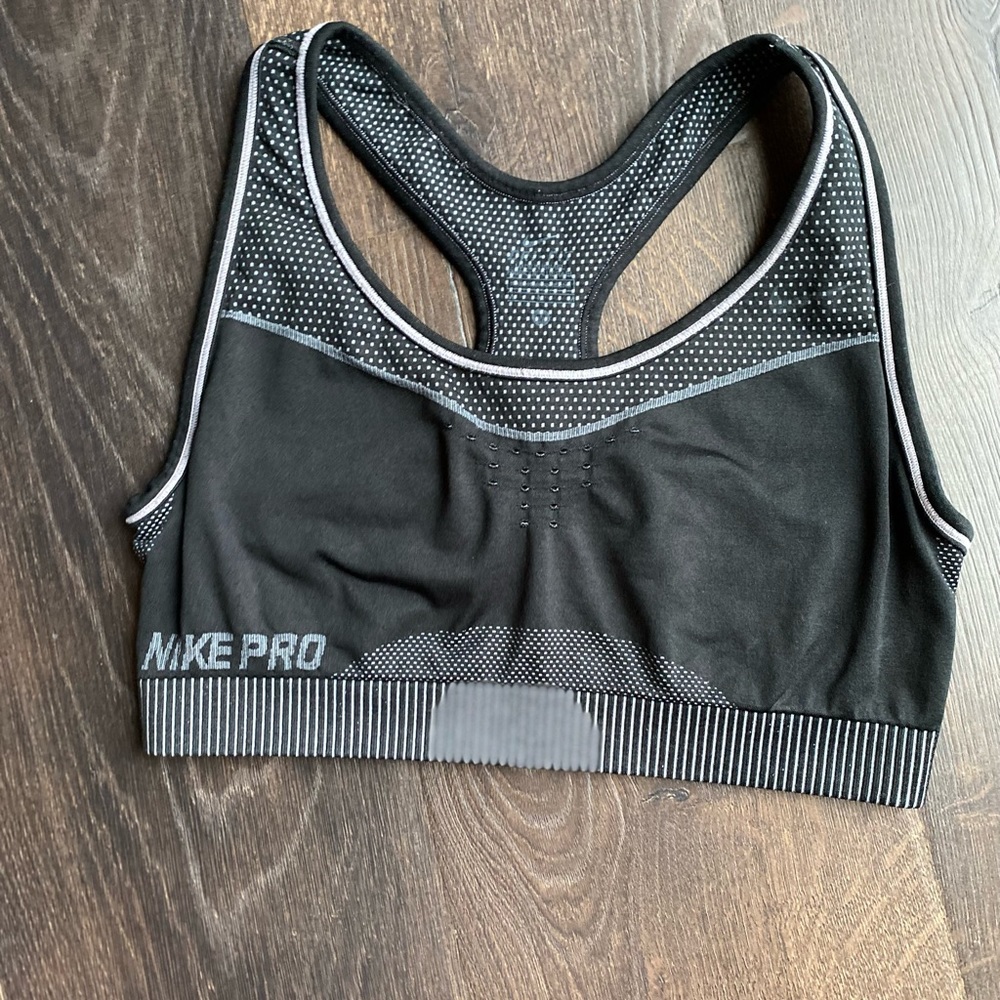Nike Pro Sports Bra